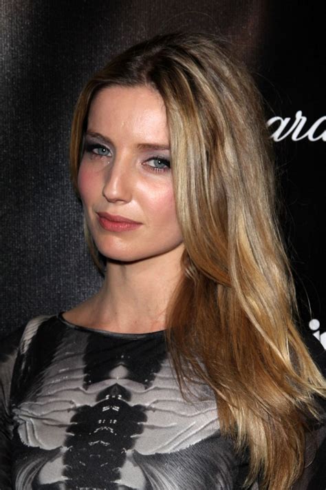 Annabelle Wallis Nude & Sexy (86 Photos